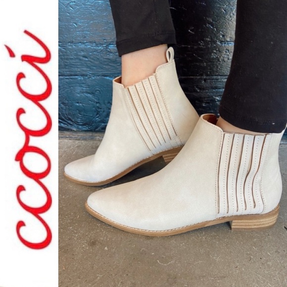 Ccocci Ankle Bootie in white pointed toe vegan leather - 7 - Picture 9 of 9